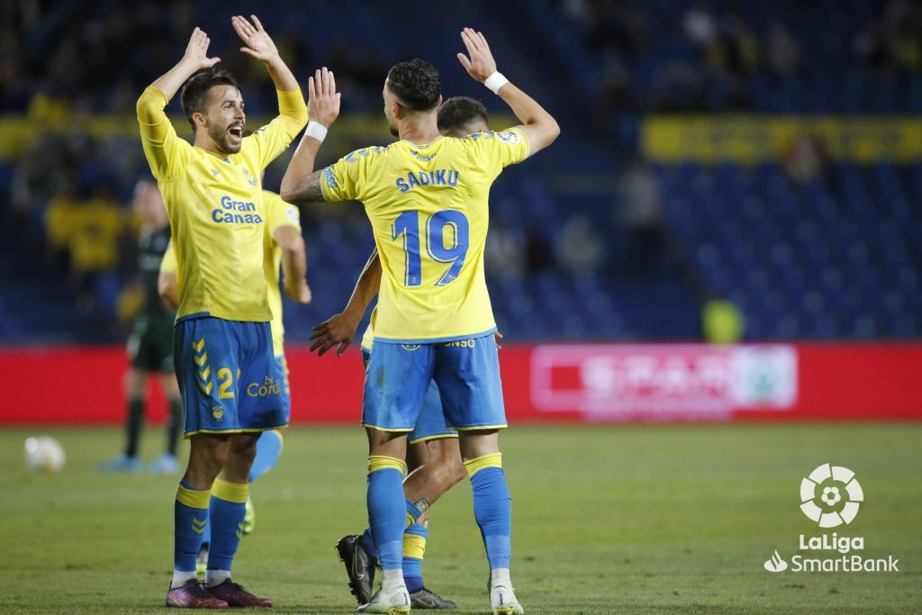 La UD Las Palmas mantiene el impulso goleando al Leganés en casa (4-2)