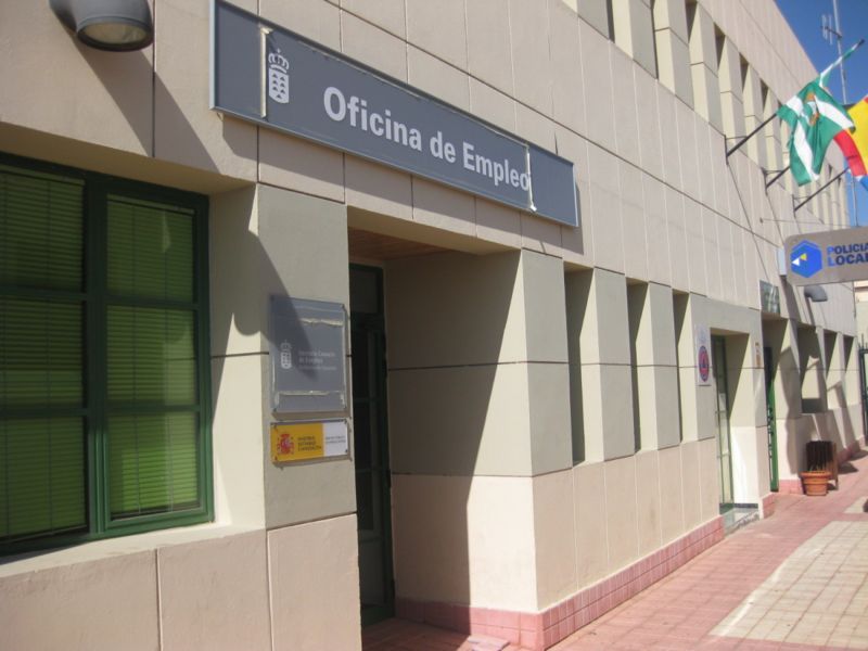 El paro sube en 1.973 personas en Canarias en enero (1,2%) pero baja un 8,9% en tasa anual