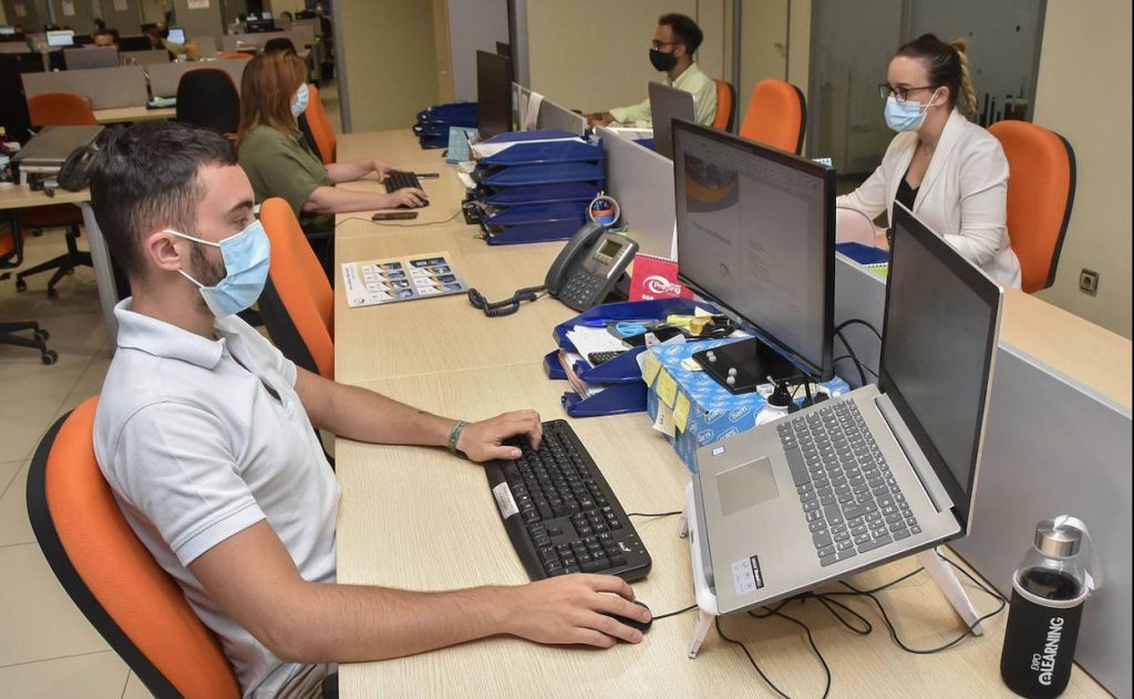 Los servicios de prevención decidirán sobre el uso de la mascarilla en el trabajo