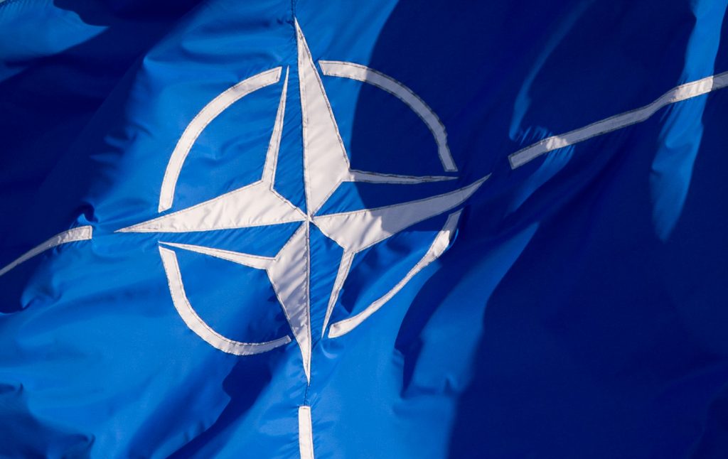 Bandera de la OTAN en Bruselas (Foto: Europa Press)