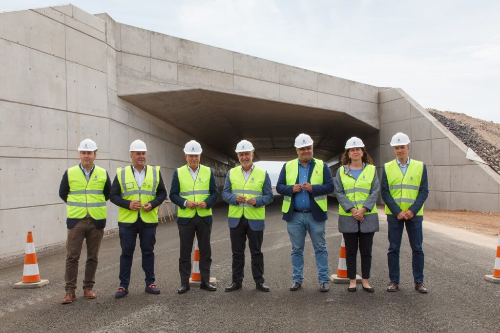Canarias pondrá en servicio a final de año el primer tramo de la nueva autovía de Fuerteventura