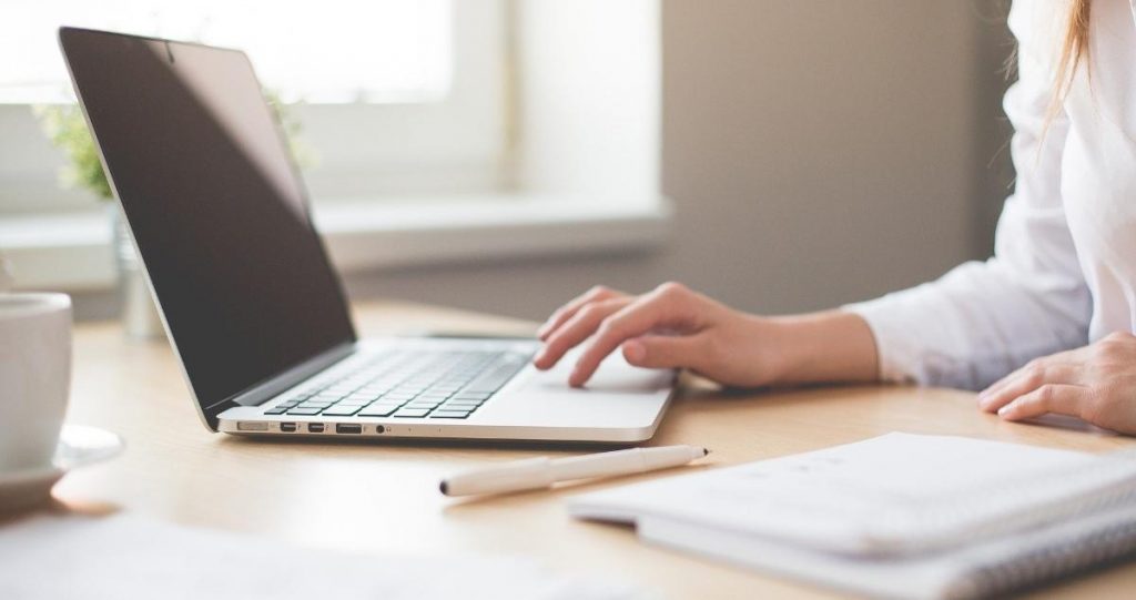 El 60% de las mujeres periodistas reconoce que la pandemia mermó su salud física y psicológica