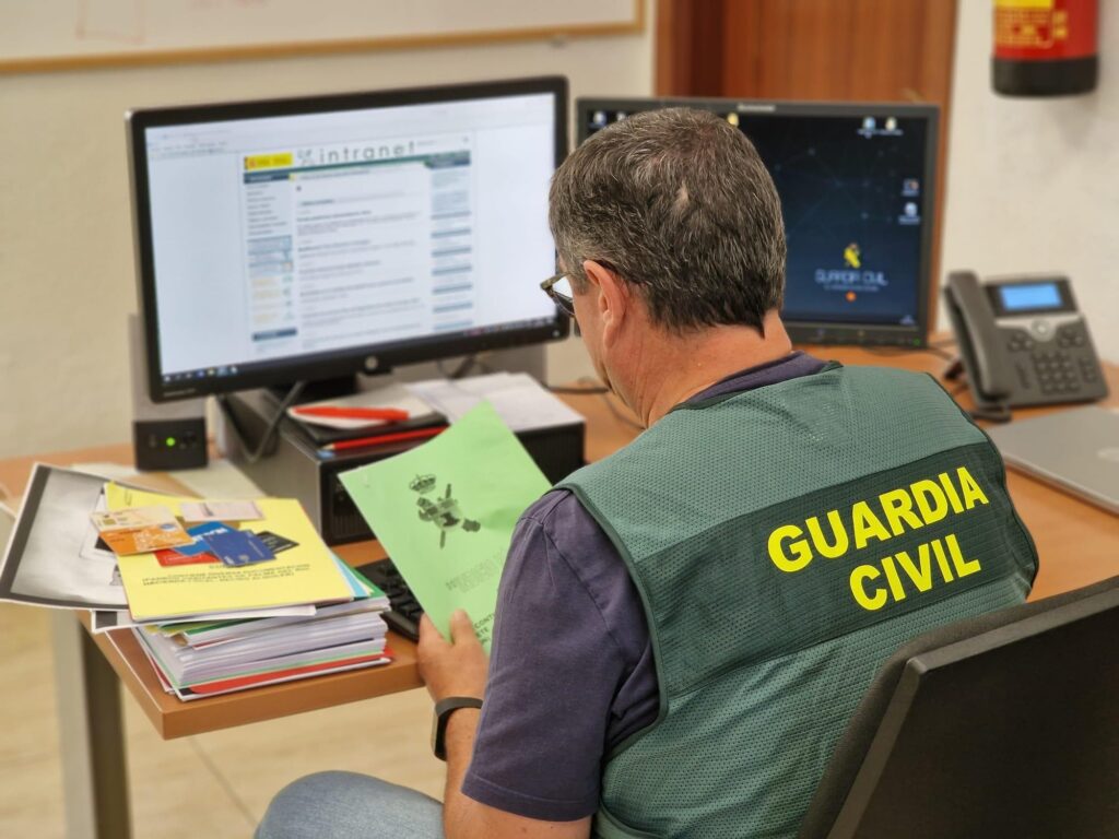 Cae grupo dedicado a la venta fraudulenta de ropa deportiva en Internet