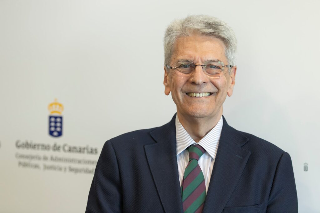 El Gobierno de Canarias informa a los ayuntamientos de la distribución de los 291,89 millones del FCFM de 2022.
Julio Pérez representará a Canarias en la reunión interministerial preparatoria del Grupo de Trabajo con Marruecos sobre los espacios marinos
