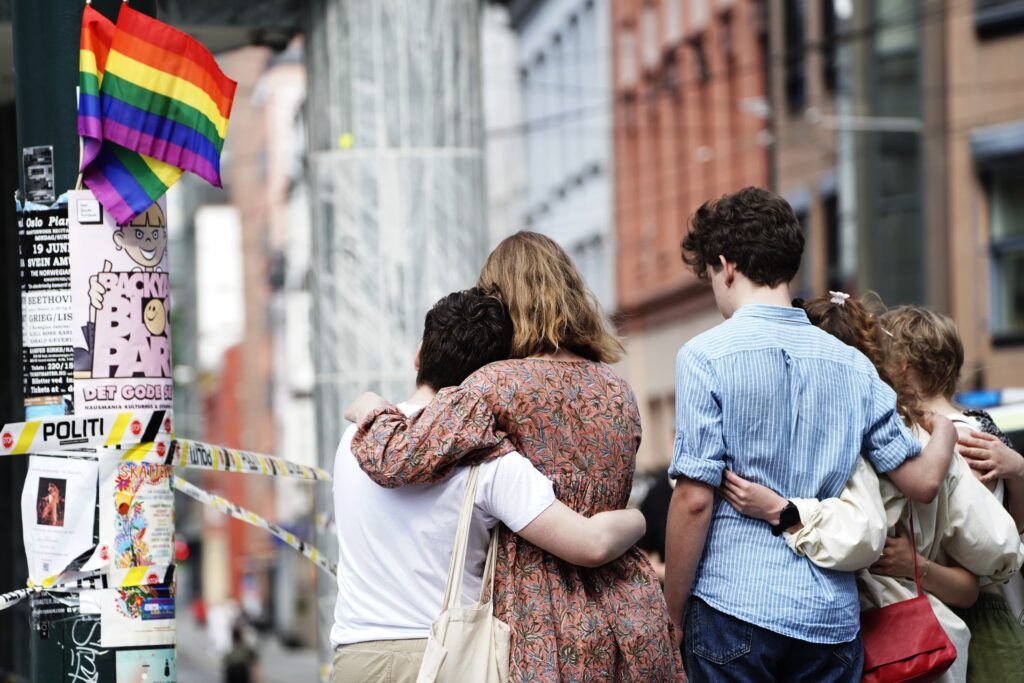 Noruega, en alerta máxima terrorista tras un ataque contra un club LGTBI