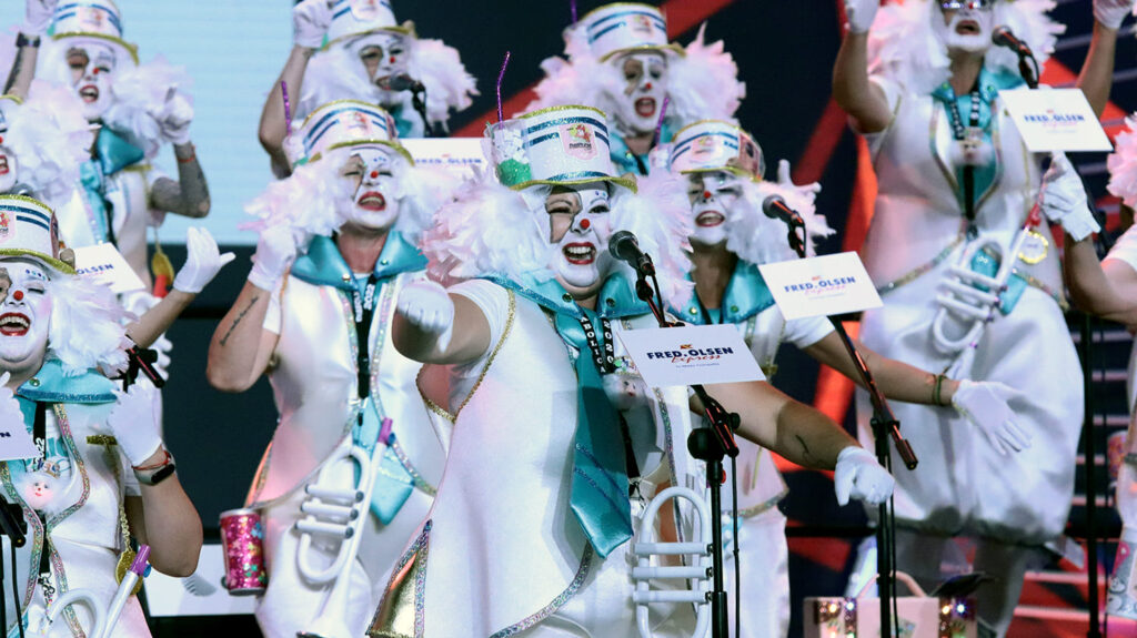 La murga Diabólicas abre el concurso de murgas adultas de Santa Cruz de Tenerife 2024