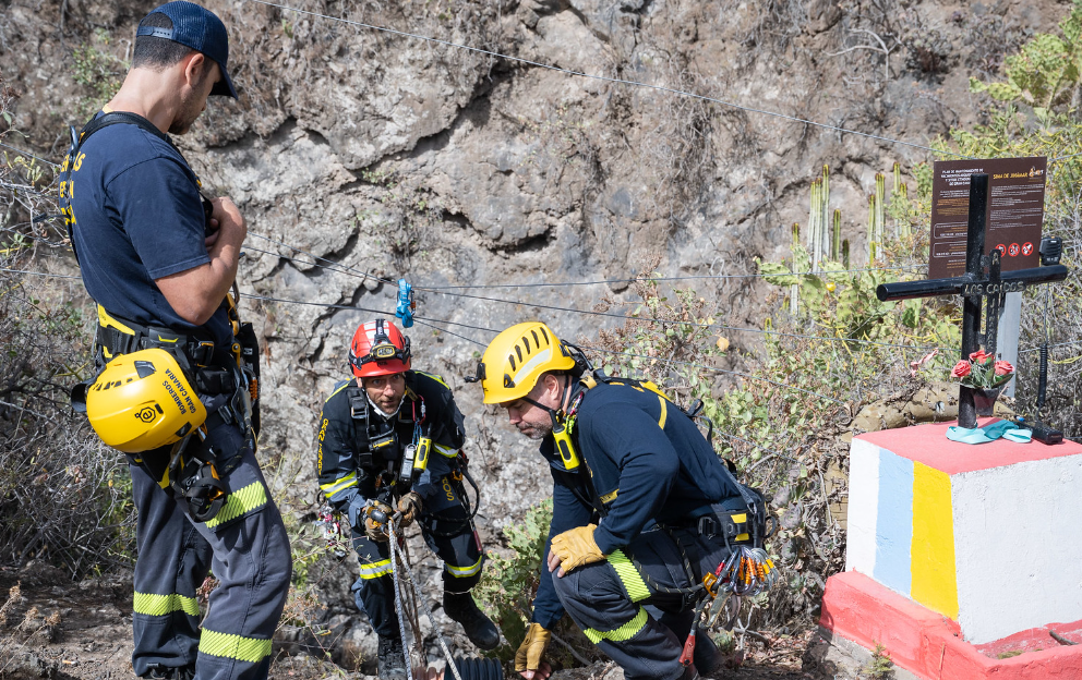 Inician la búsqueda de los restos de las personas asesinadas y arrojadas a la Sima de Jinámar