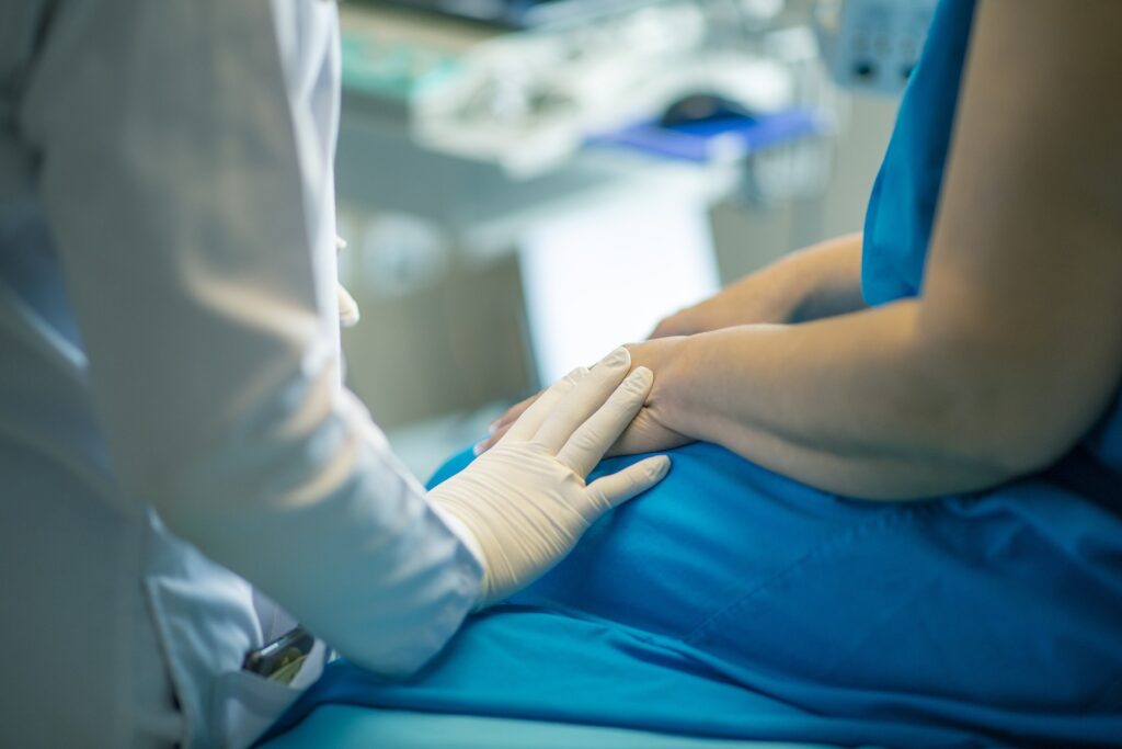 La falta de médicos complica la realidad de los sanitarios