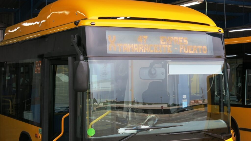 Gracias a la subvención del 50%, el transporte en Canarias contemplará una reducción de sus precios en los bonos y títulos multiviaje