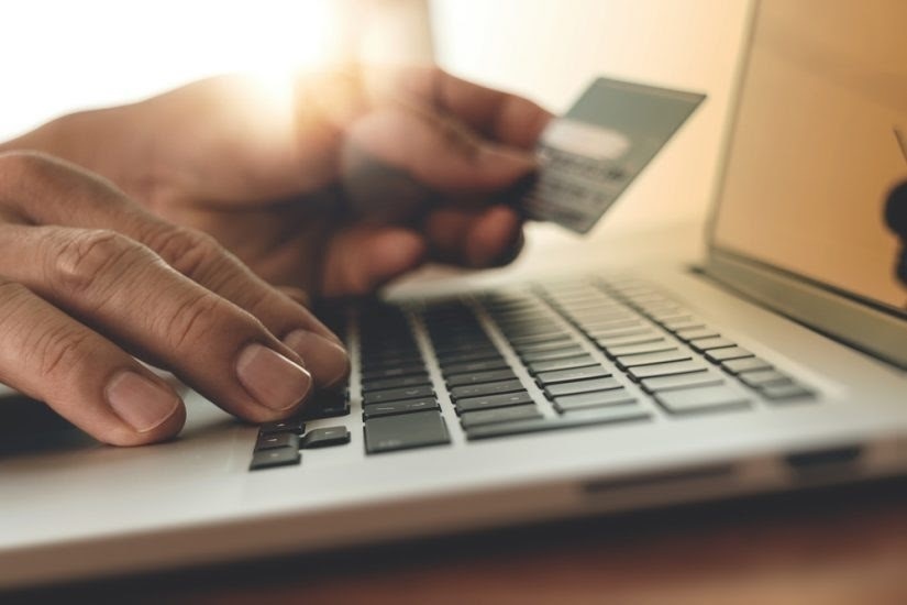 La policía alerta para prevenir estafas y que el Black Friday no sea un «Black Fraude»