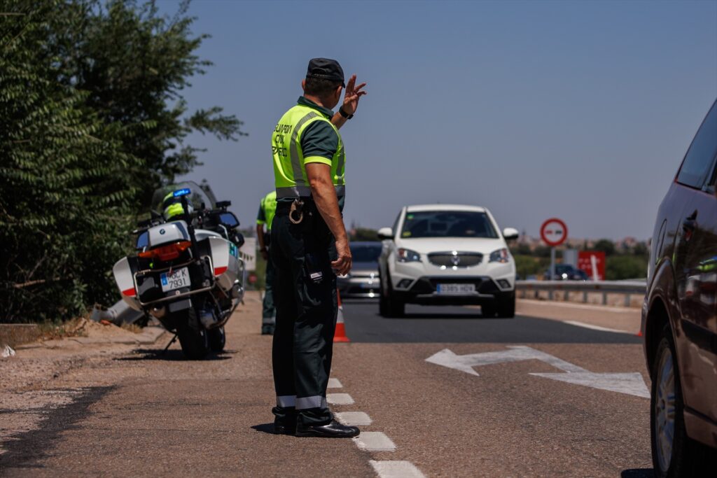 Se fuga de un control en Lanzarote y circula en sentido contrario, sin carné y drogado
