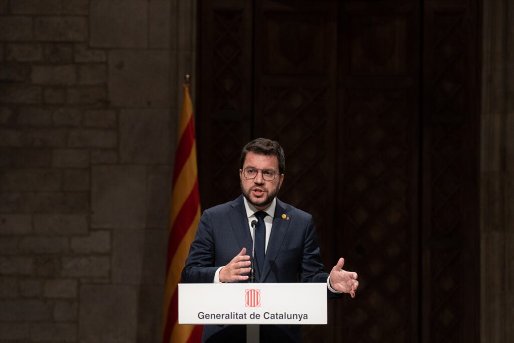 Los miembros de JxCat lanzan un manifiesto a favor de dejar el Govern