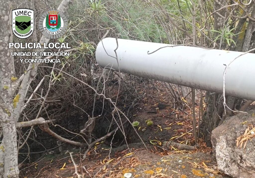 Denuncian al propietario de una finca en Tafira por verter residuos