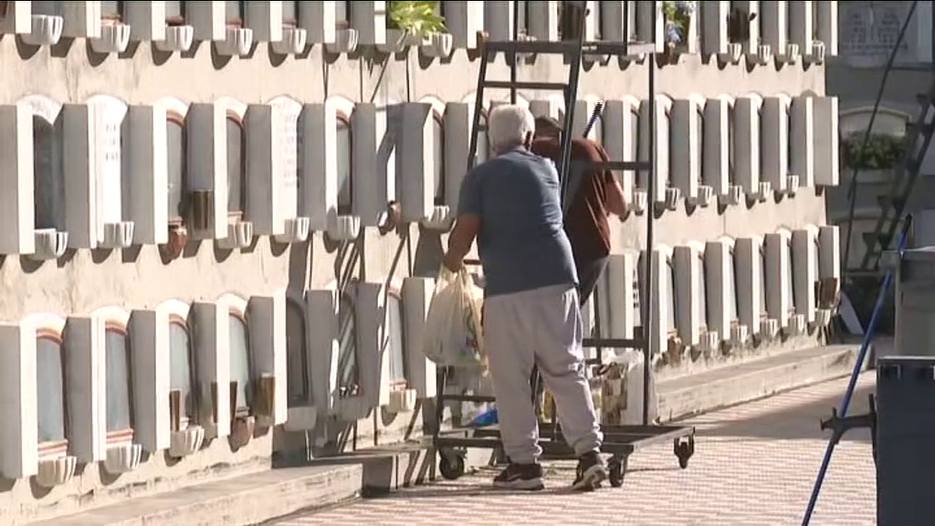 El cementerio de Las Manchas recupera el servicio de inhumación