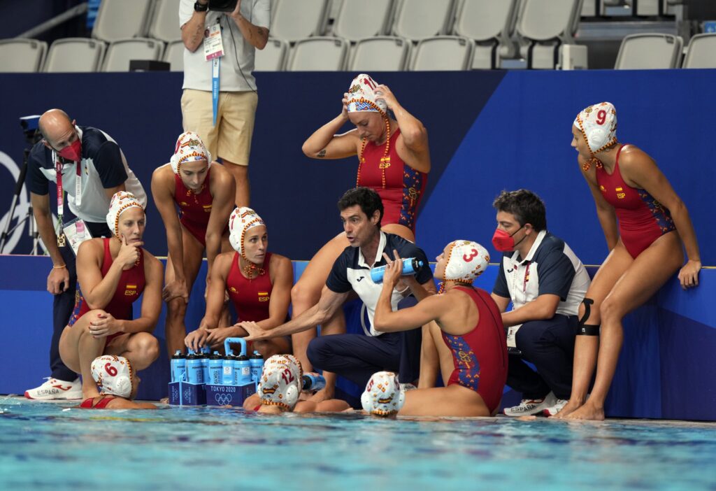 15-11. España vence a Hungría y continúa con paso firme en la Superfinal