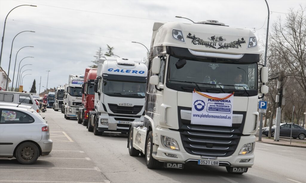 Los sindicatos tratan de evitar la huelga de transporte prevista en Las Palmas
