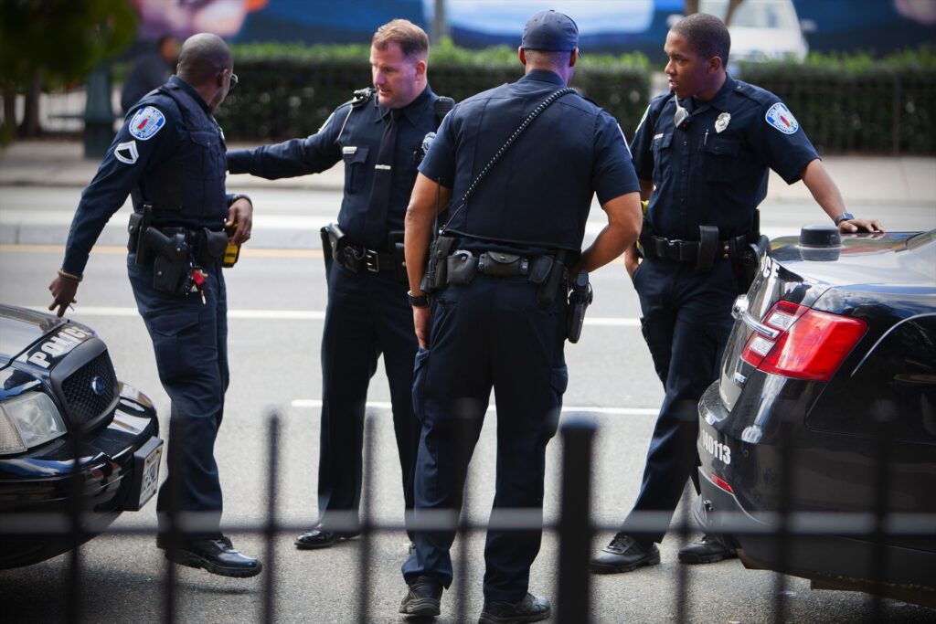 Al menos tres muertos y otros dos heridos en un tiroteo en la Universidad de Virginia, en EEUU