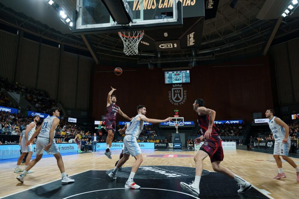97-72. El Lenovo Tenerife sigue fuerte en casa
