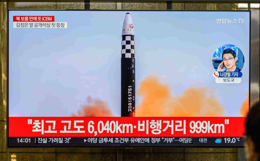 Corea del Norte lanza dos misiles balísticos