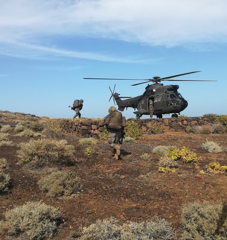 La Brigada 'Canarias' XVI celebra sus 15 años con la apertura del campo de La Isleta