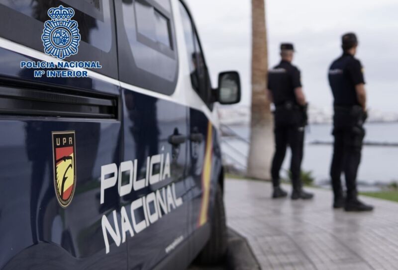 El ciudadano italiano fue detenido por circulación negligente en Lanzarote, y se descubrió que se encontraba en busca y captura
