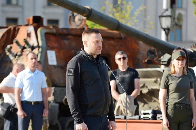 El ministro del Interior de Ucrania, entre los 16 muertos en un accidente de helicóptero en la región de Kiev