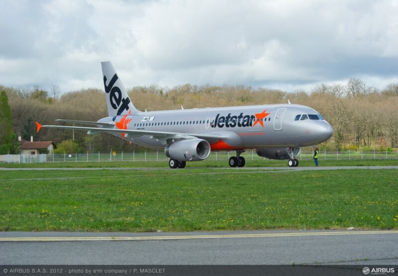 Un avión aterriza de emergencia en Japón por amenaza de bomba