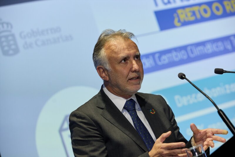 Torres pide a Aena que construya la tercera pista, o suspenda sus planes, en el aeropuerto de Gran Canaria