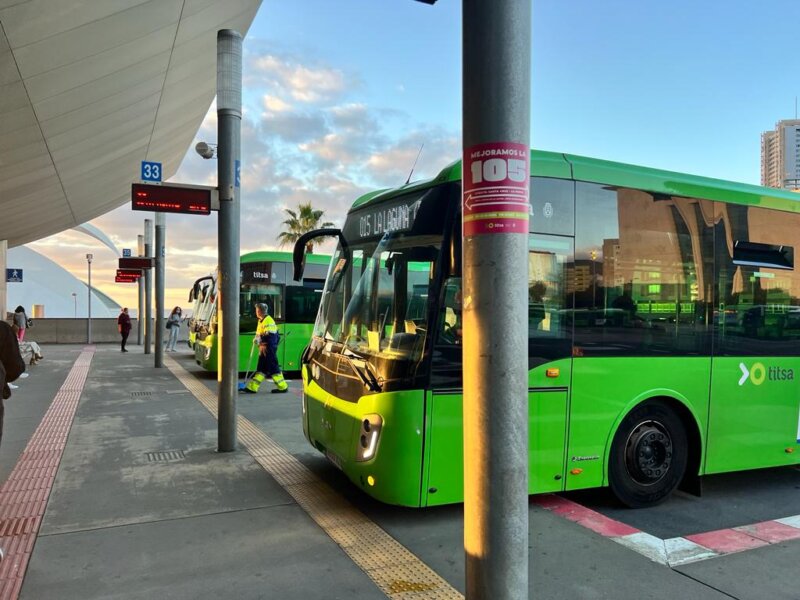 El transporte público gratuito atrae a 46.327 nuevos usuarios frecuentes en Tenerife