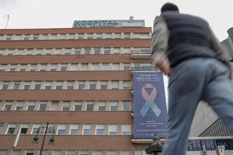 Salvan la vida del bebé de la mujer embarazada herida de bala en la cabeza