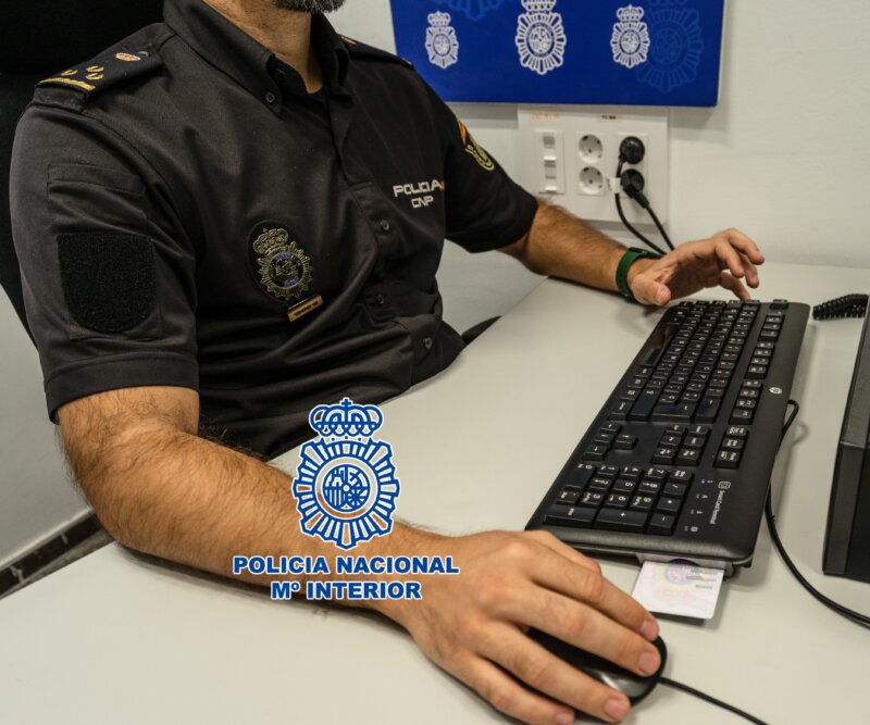 Detienen a un excomercial de telefonía por estafa