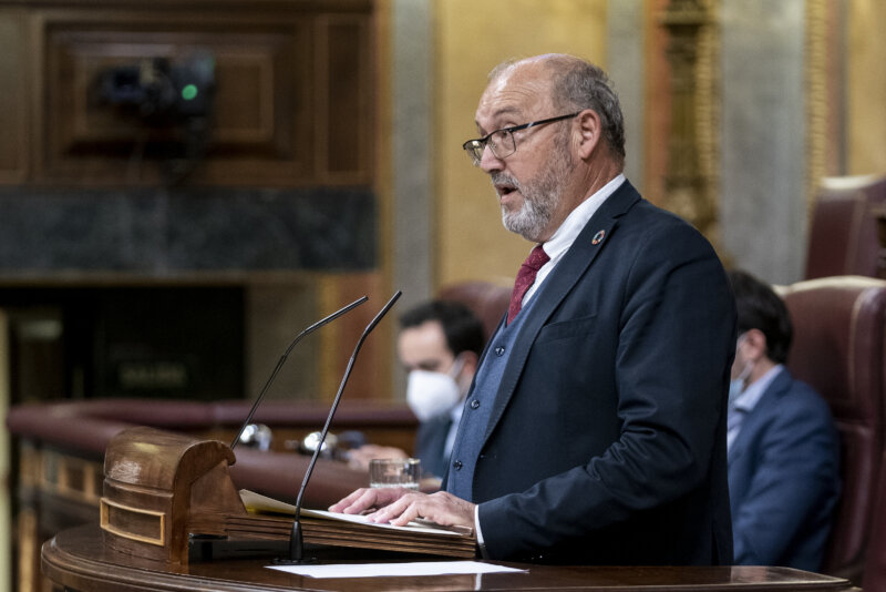 El PSOE releva a exdiputado Juan Bernardo Fuentes detenido por posible fraude