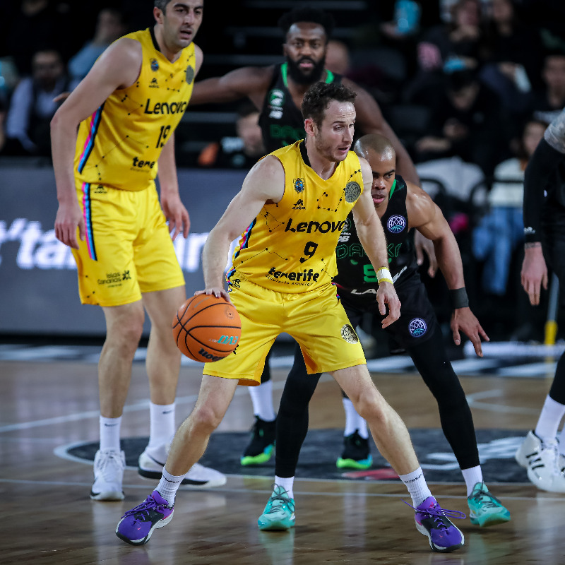 El Lenovo Tenerife decidió el partido ante el Darussafaka turco antes del descanso / Lenovo Tenerife