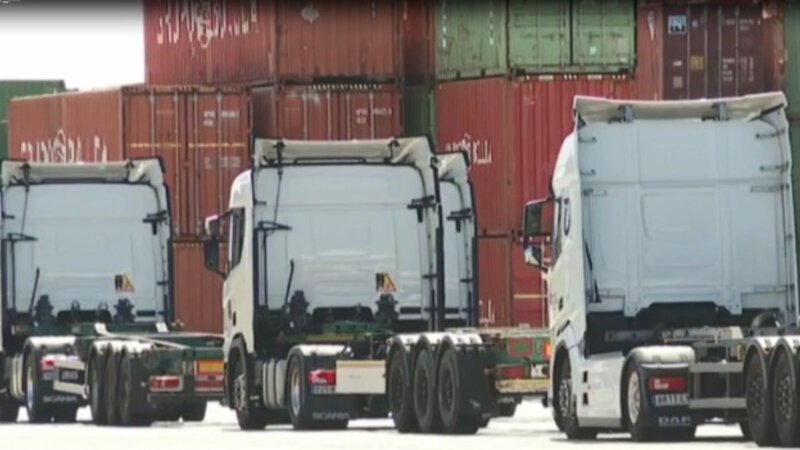 Los transportistas de Las Palmas inician la huelga