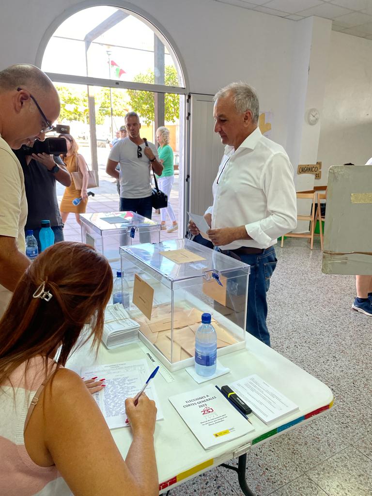Luis Campos pide votar y hacerlo "en clave canaria"
