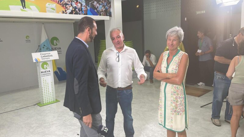 El candidato de NC-BC al Congreso por Las Palmas, Luis Campos, en la comparecencia con los medios de comunicación / RTVC