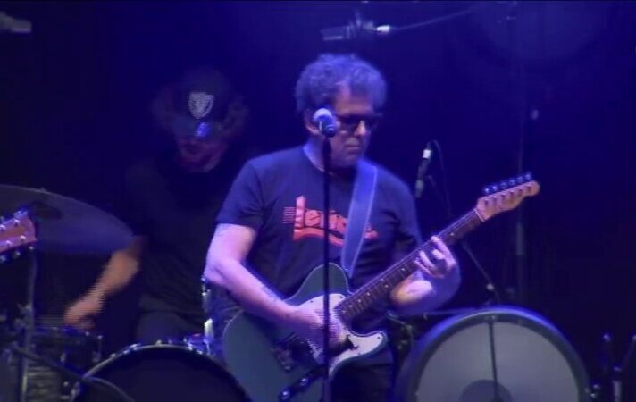 Más de 1.500 personas disfrutan de Andrés Calamaro en el Gran Canaria Arena