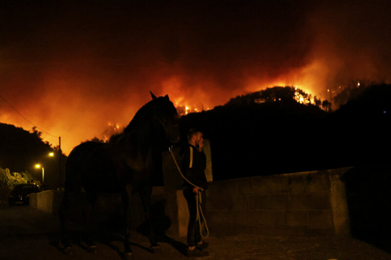 El incendio de Tenerife obliga a ordenar nuevos desalojos