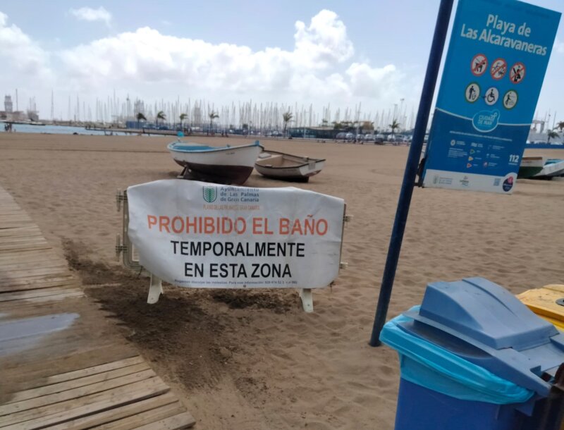 Las Alcaravaneras, cerrada al baño de manera temporal