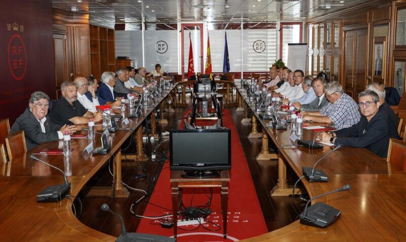 Los presidentes territoriales piden a Rubiales su dimisión inmediata
