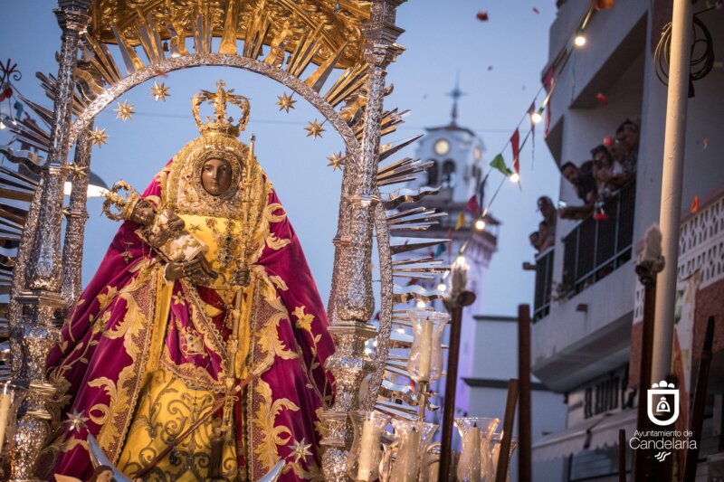 Ofrenda a la Virgen de Candelaria