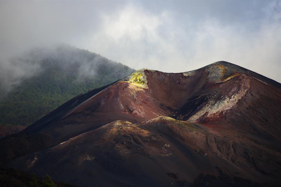 Cono del volcán Tajogaite. La Palma.