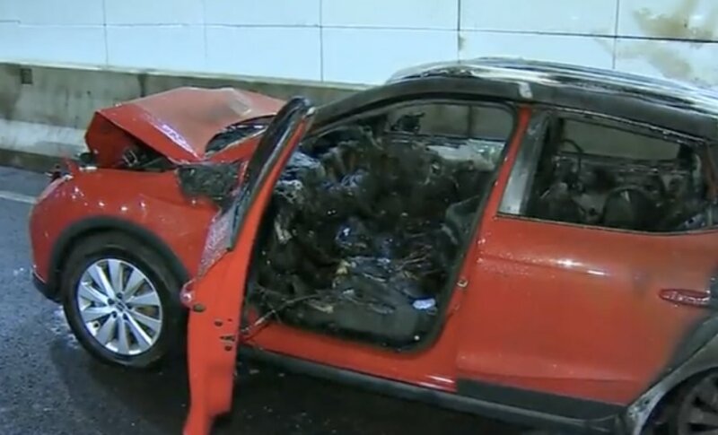 Dos vehículos calcinados en accidente de tráfico en Las Palmas de Gran Canaria
