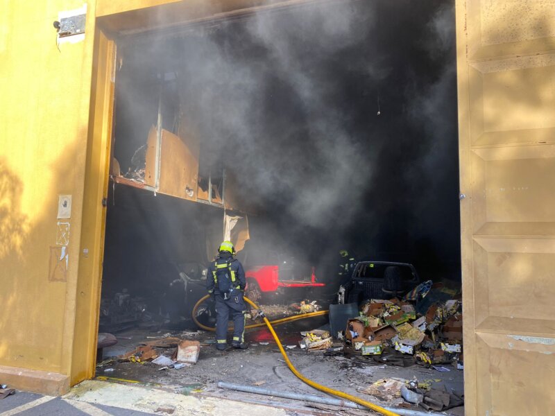 Imagen del estado en el que se encontraba la nave en la que tuvieron que actuar los Bomberos de Gran Canaria