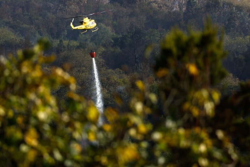 Medios aéreos incendio de Tenerife de Reuters