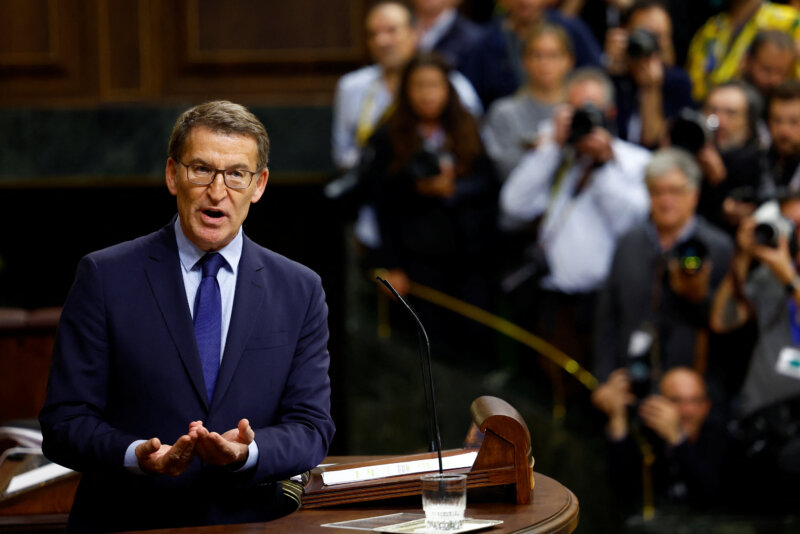 El líder del Partido Popular, Alberto Núñez Feijóo, durante su intervención en el debate de investidura / Reuters