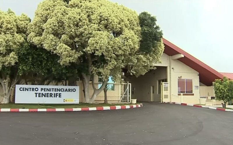 Agredidos dos funcionarios de la prisión Tenerife II