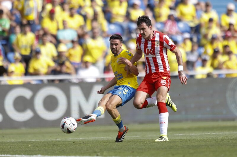 Pepe Mel hizo debutar en su día en la UD Las Palmas al hoy barcelonista e internacional Pedri González cuando solo tenía 16 años