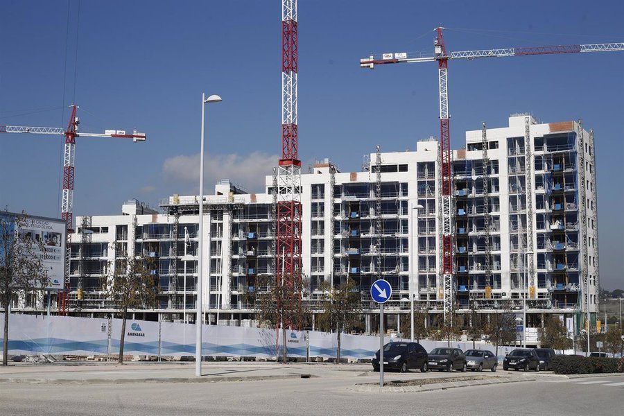 La escasez de trabajadores en las obras está provocando que en algunos casos se superen las retribuciones de los propios arquitectos