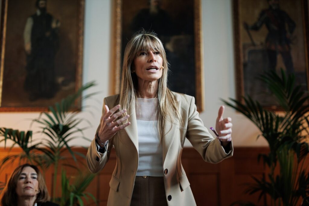 El juez trata a Begoña Gómez como investigada desde abril